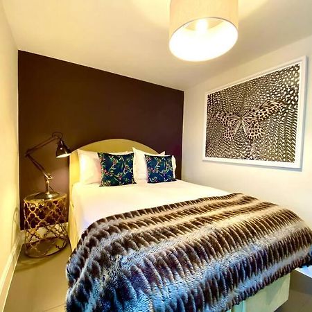 Stunning Apartment - 1 Minute Walk To Poole Quay - Great Location - Free Parking - Fast Wifi - Smart Tv - Newly Decorated - Sleeps Up To 2! Close To Poole & Bournemouth & Sandbanks Exteriér fotografie